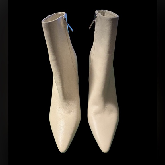 Marc Fisher Women’s White Yanara Heeled Bootie 9 - Picture 2 of 11